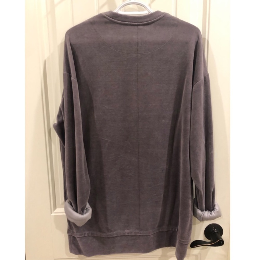 Oversized Sweatshirt - Picture 3 of 4